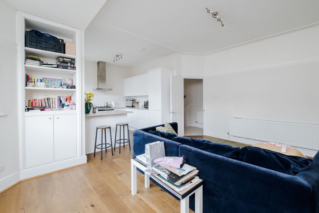 Property photo 3 of 14