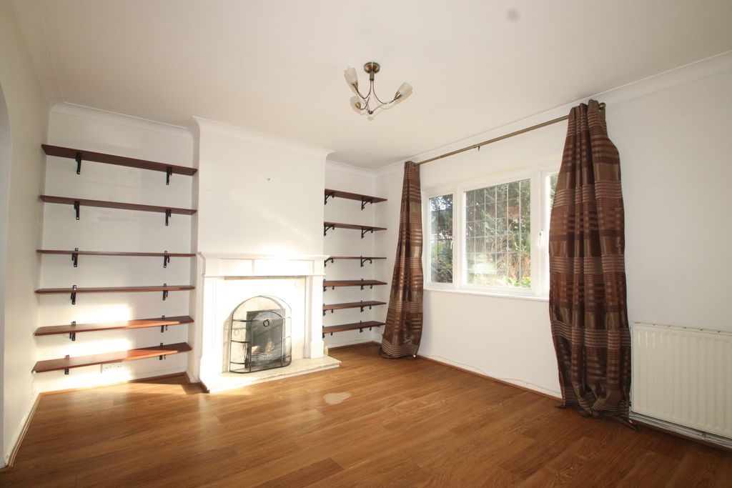 Property photo 3 of 25 Photo 2