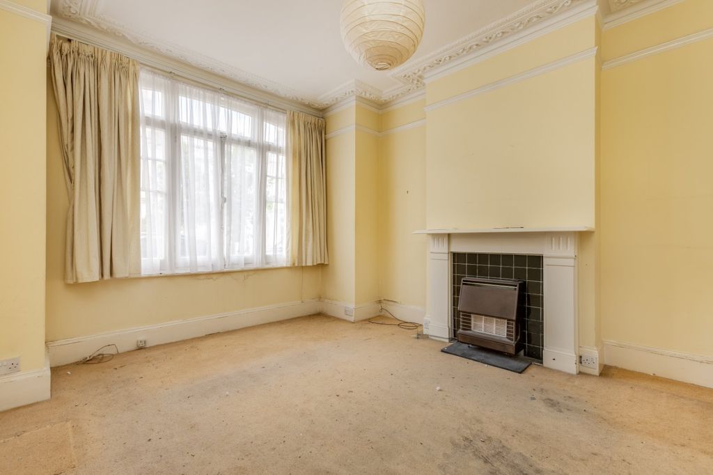 Property photo 3 of 9