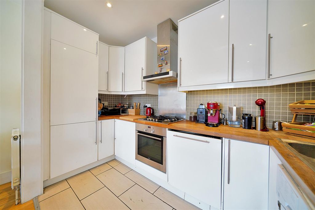 Property photo 3 of 8 9C Dean Road - Qtmdr6Fbsptatj44Yxw1.Jpg