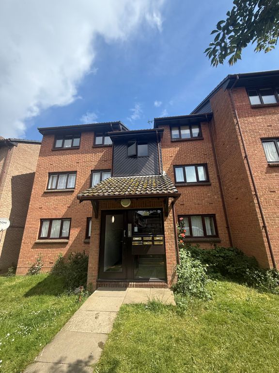 Property photo 1 of 7 125 Pycroft Outside The Building