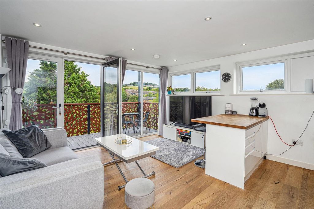 Property photo 2 of 16 31 Westfields House-1.Jpg