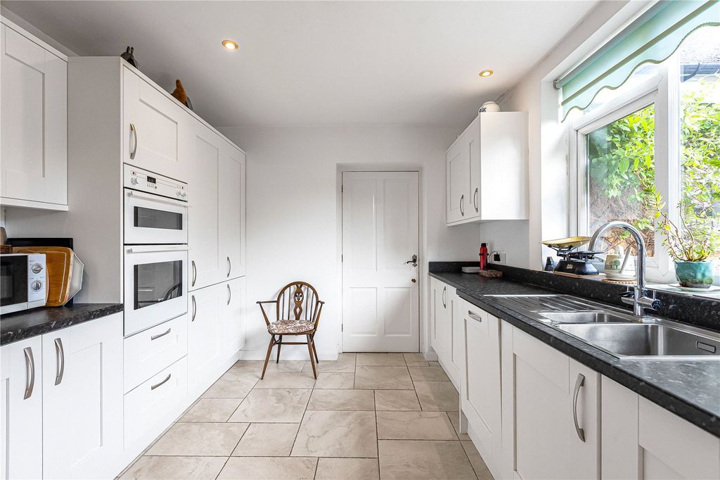 Property photo 3 of 16 Kitchen