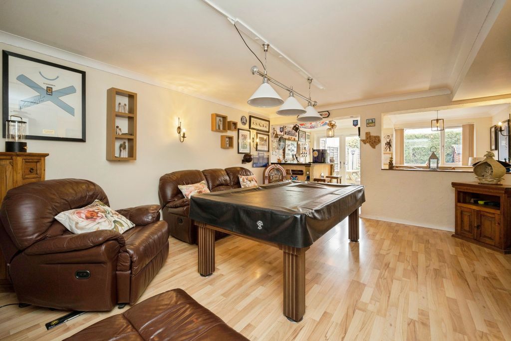 Property photo 3 of 15