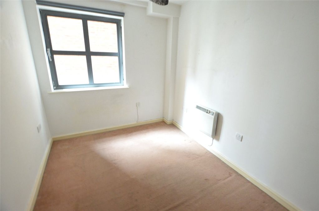 Property photo 3 of 4 Picture No. 04