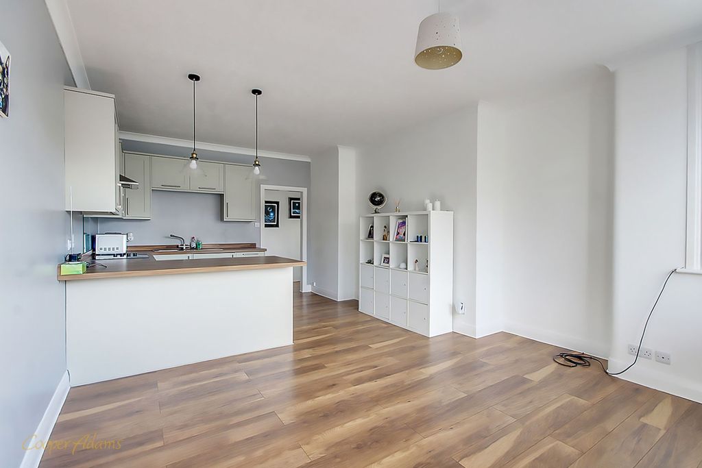 Property photo 2 of 11 Living Space