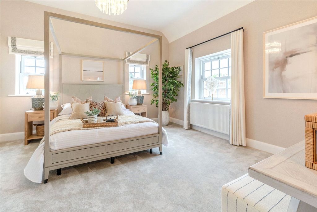 Property photo 2 of 13 Show Home