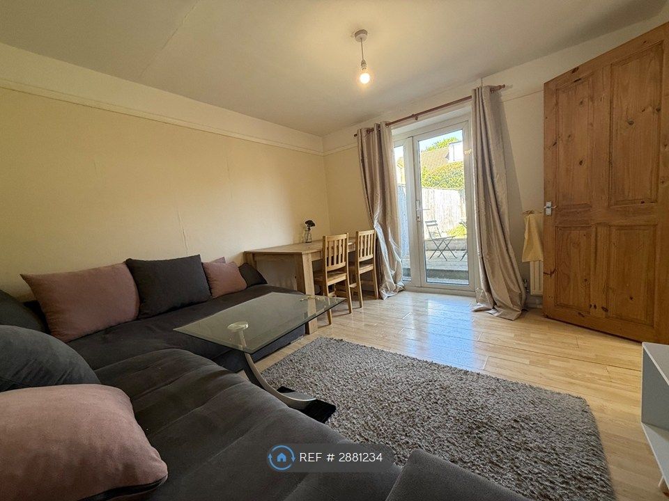 Property photo 3 of 7