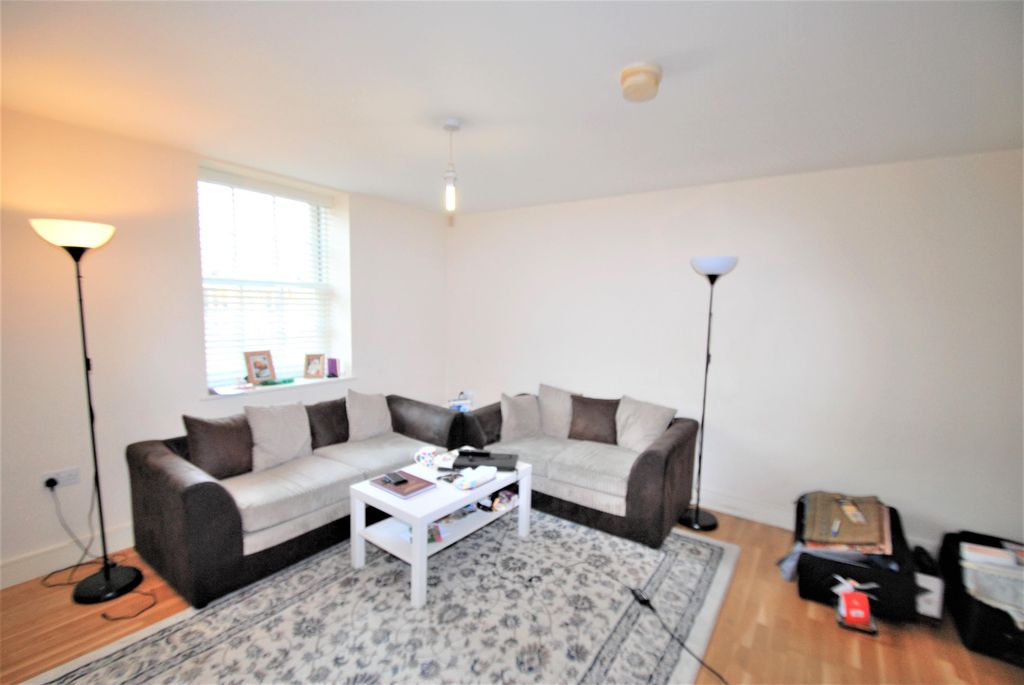 Property photo 2 of 7 Living Room