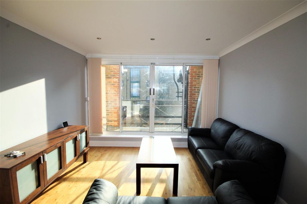 Property photo 2 of 22