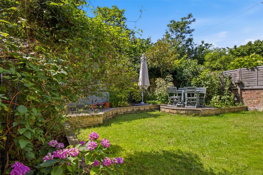 Property photo 2 of 25 Picture No. 18