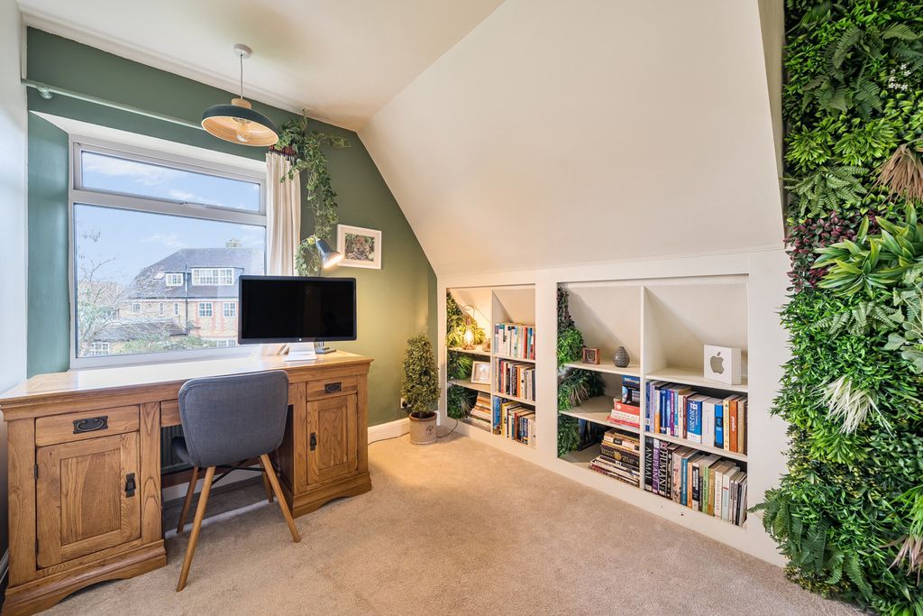 Property photo 3 of 21 1411167-17-698F75...