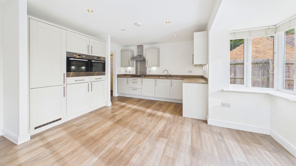 Property photo 3 of 31 5274335