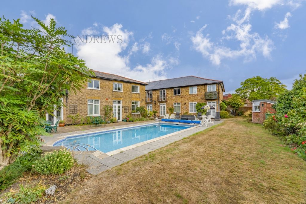 Property photo 1 of 17 Photo 2