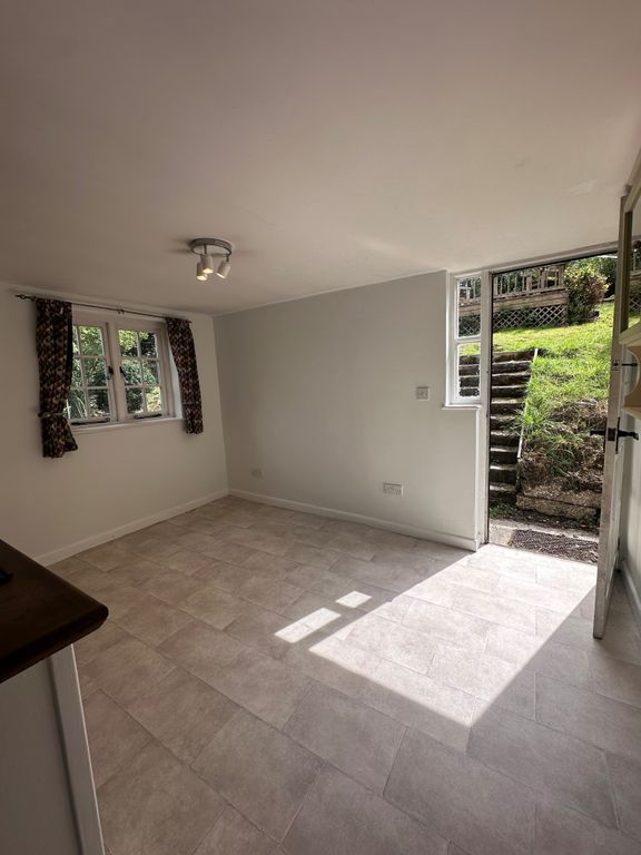 Property photo 3 of 16 Dining