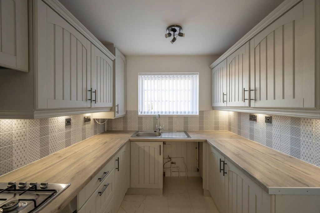 Property photo 3 of 11 Bedroom