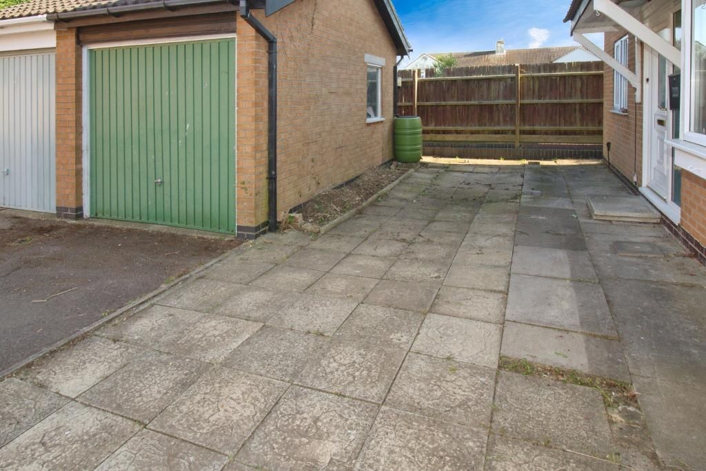 Property photo 3 of 14 Parking