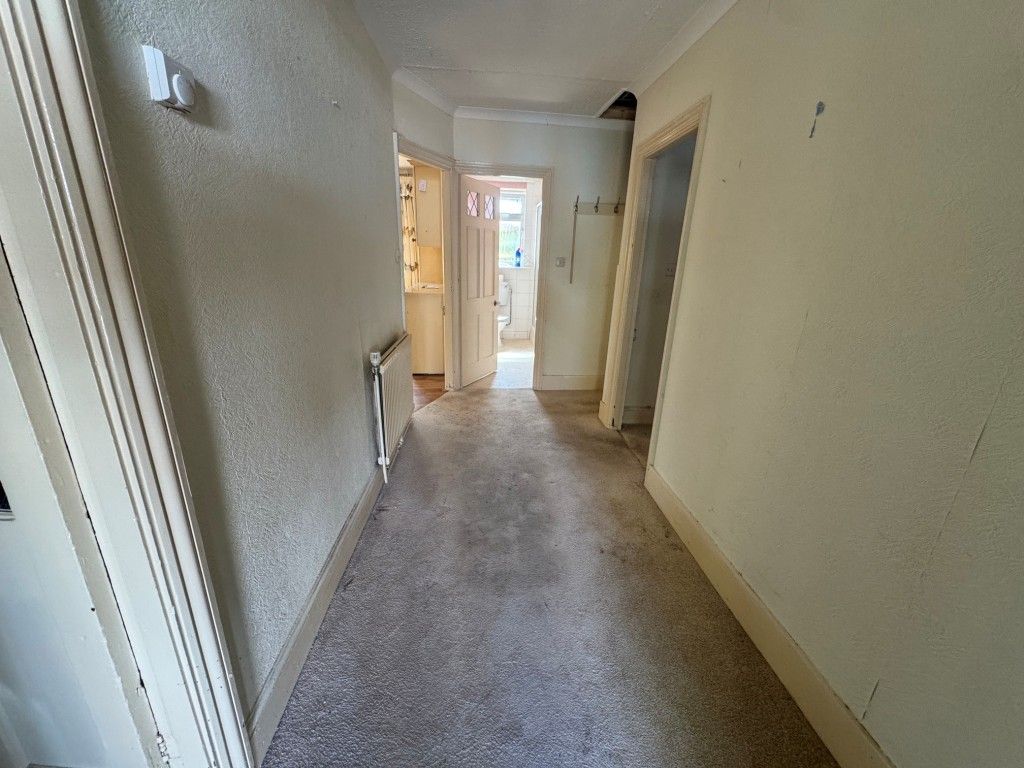 Property photo 3 of 14 Entrance Hall