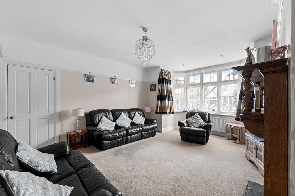 Property photo 1 of 44