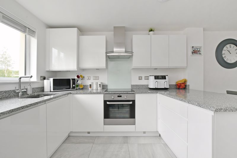 Property photo 2 of 28 Kitchen