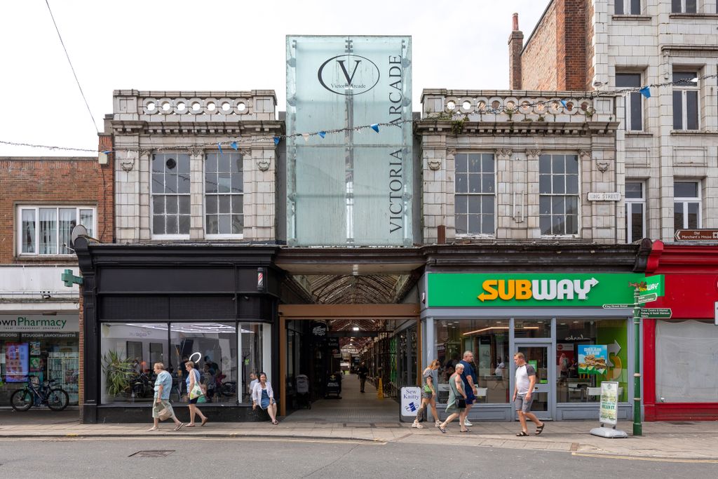 Property photo 3 of 11