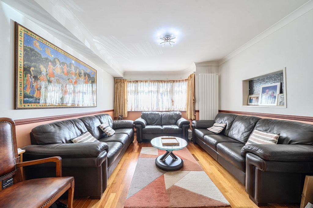 Property photo 2 of 17