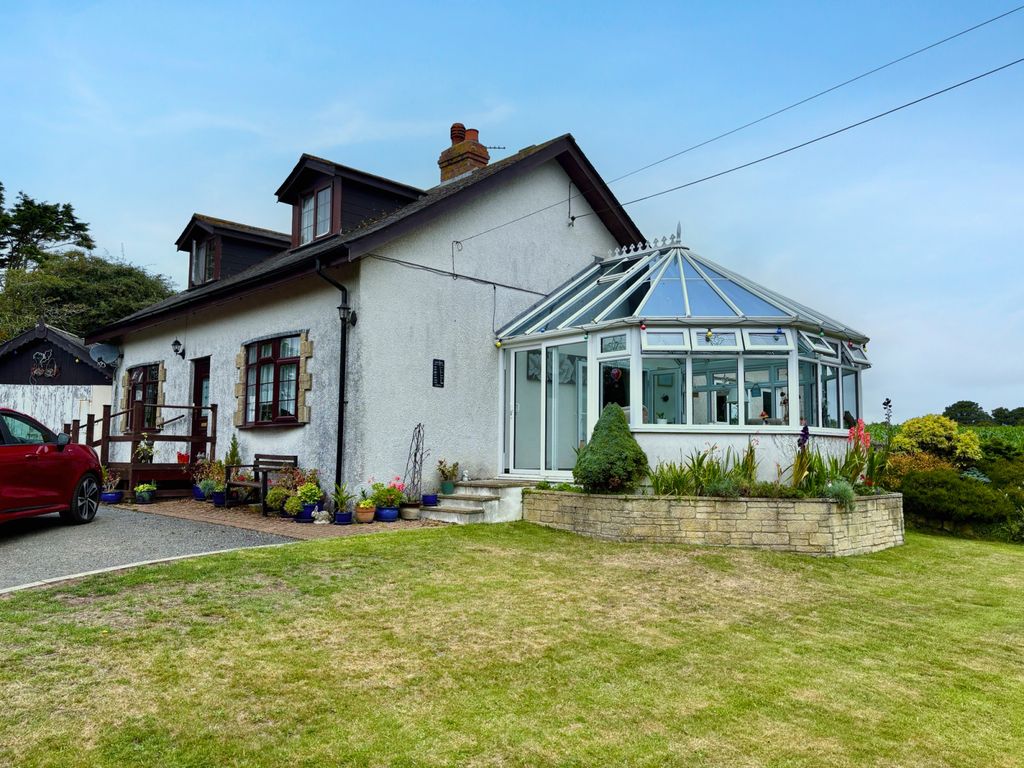 Property photo 1 of 16 4 Bedroom Detached House For Sale