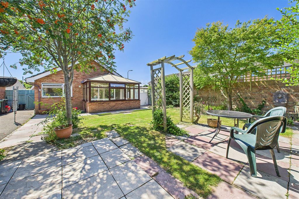 Property photo 2 of 12