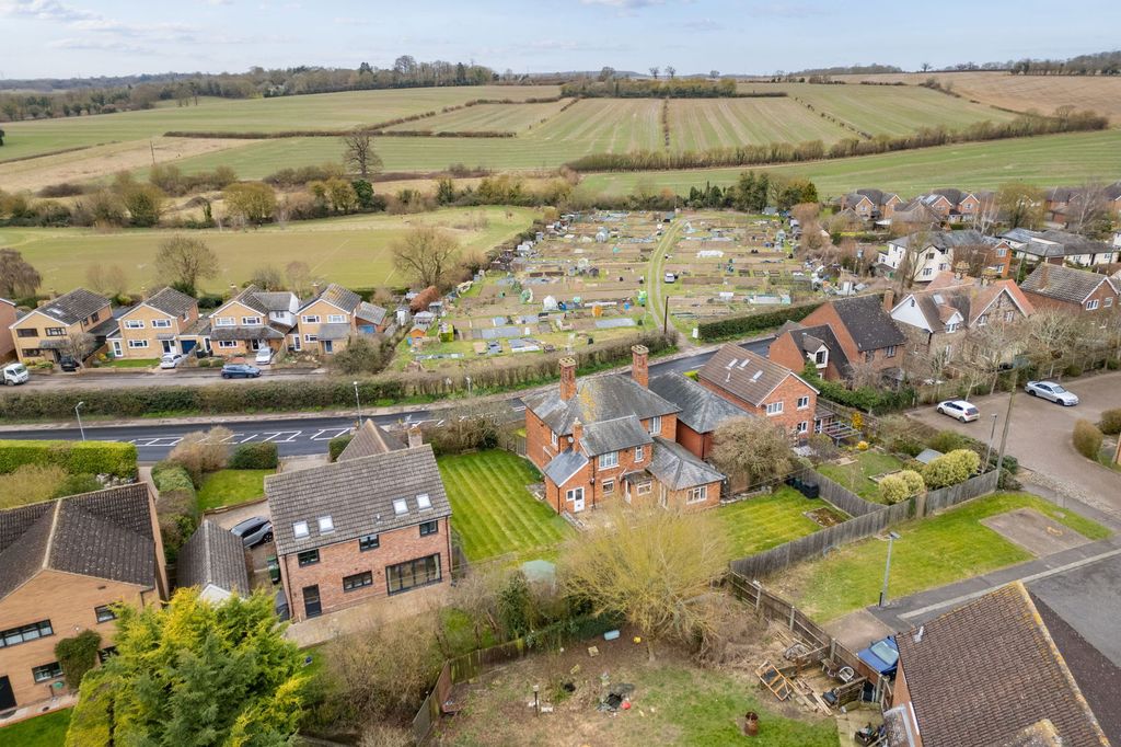 Property photo 2 of 25