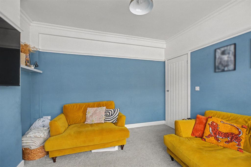 Property photo 3 of 26 Lounge_2.Jpeg