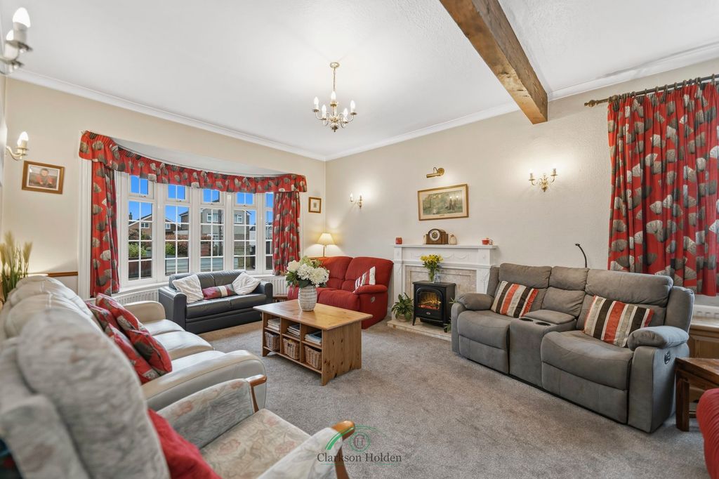 Property photo 2 of 39