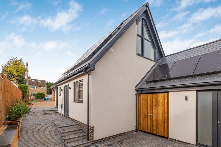 Property photo 1 of 9 308341