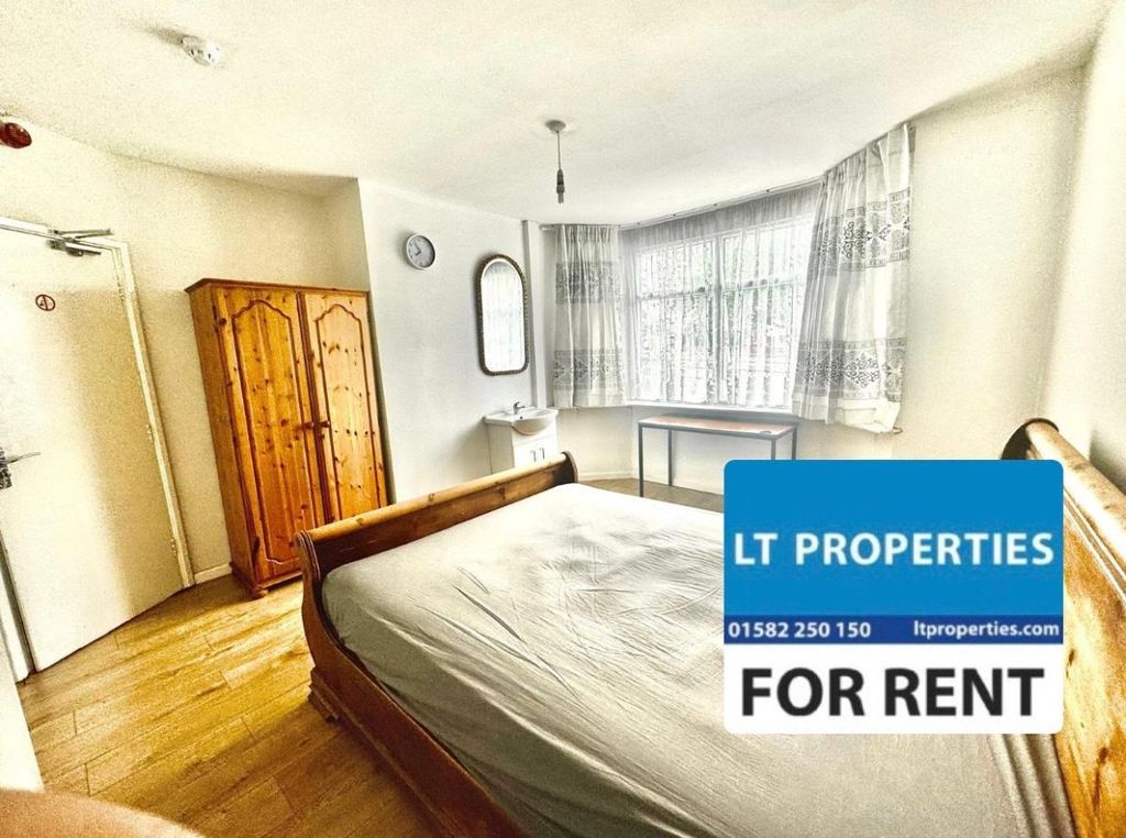 Property photo 2 of 3