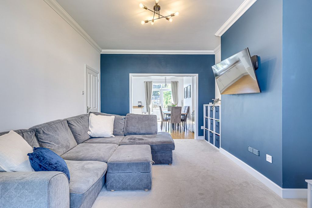 Property photo 2 of 28