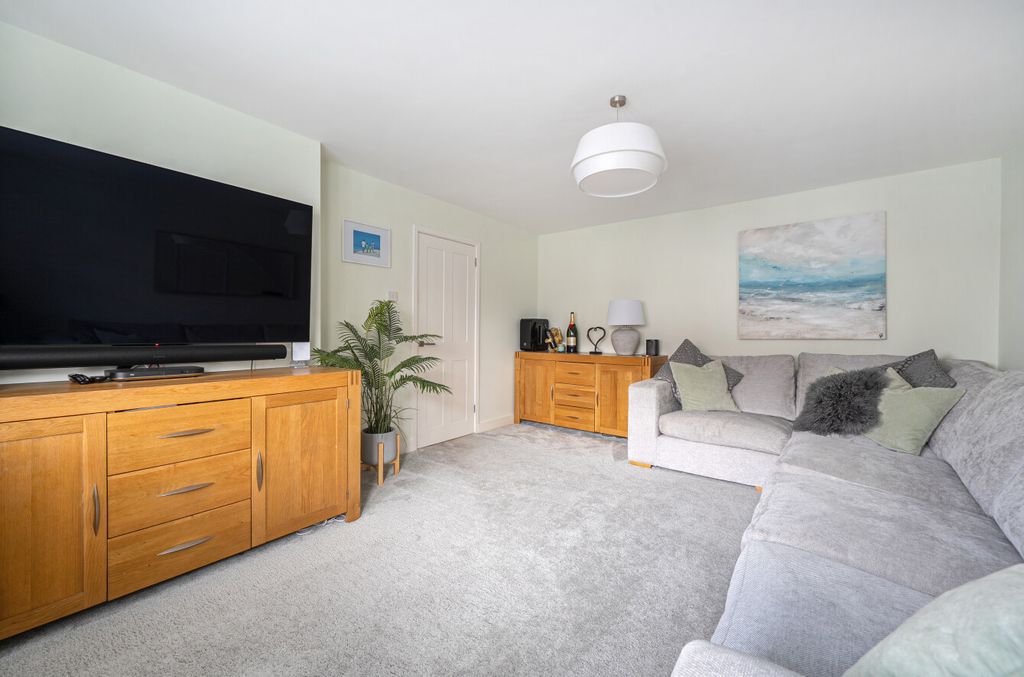 Property photo 3 of 23 1417827-24-699d7A...