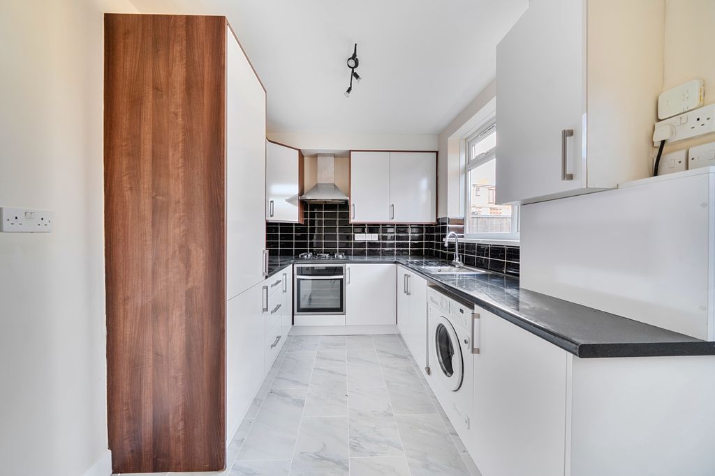 Property photo 3 of 20 Photo 14