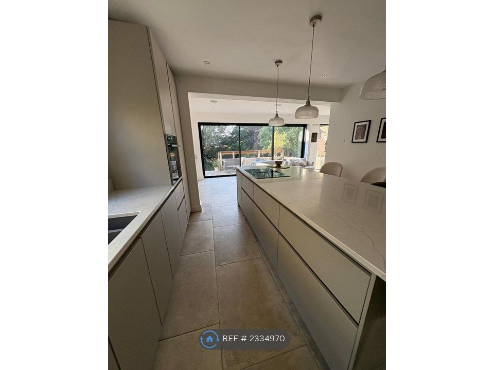 Property photo 3 of 23 Kitchen