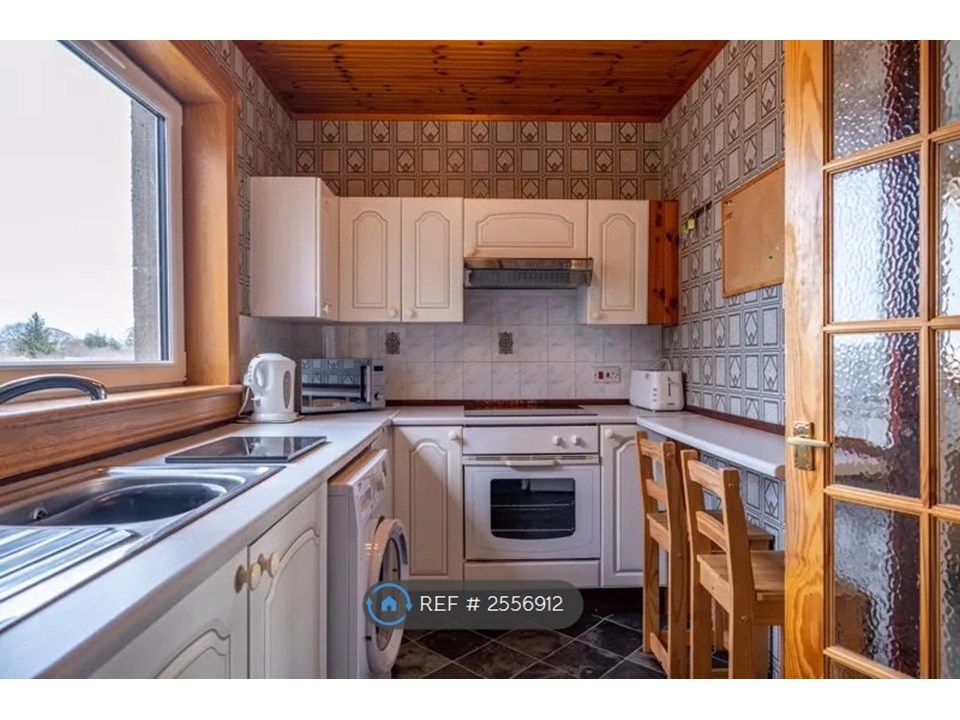 Property photo 2 of 9 Kitchen
