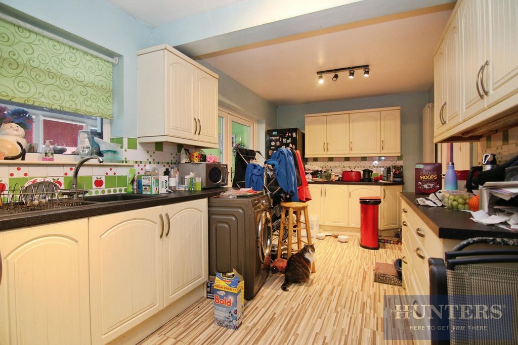 Property photo 2 of 15 Kitchen