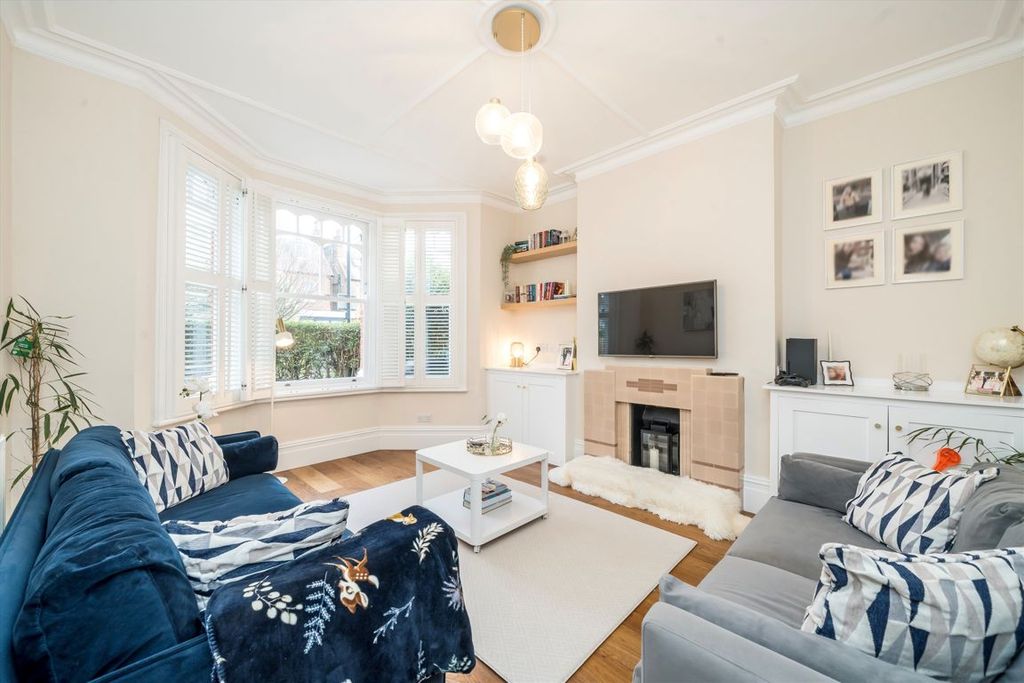 Property photo 2 of 8