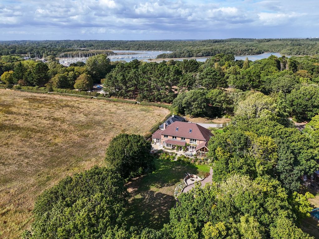 Property photo 2 of 25