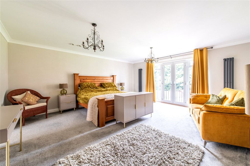 Property photo 2 of 43 Picture No. 28