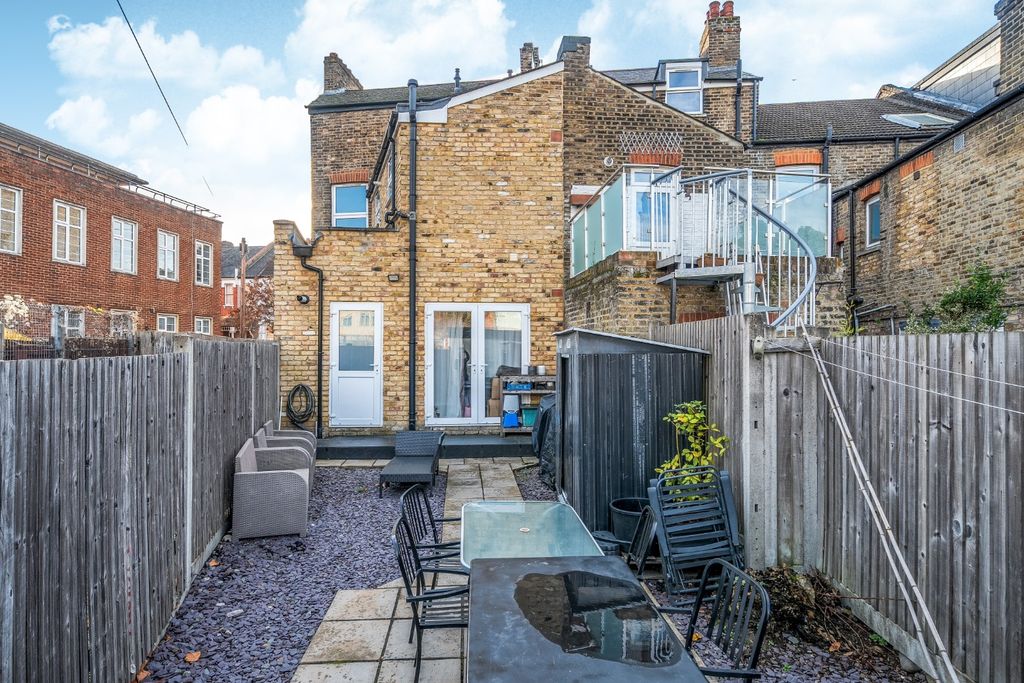 Property photo 2 of 13 4773041