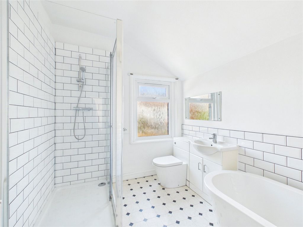 Property photo 3 of 11 Picture No. 10