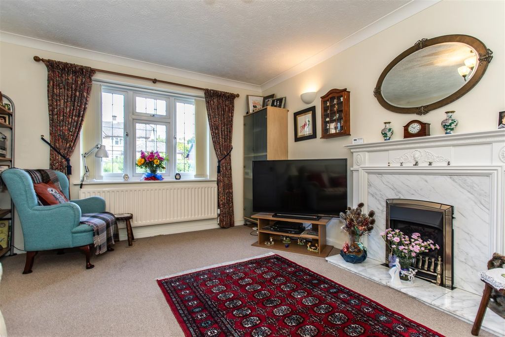 Property photo 2 of 23