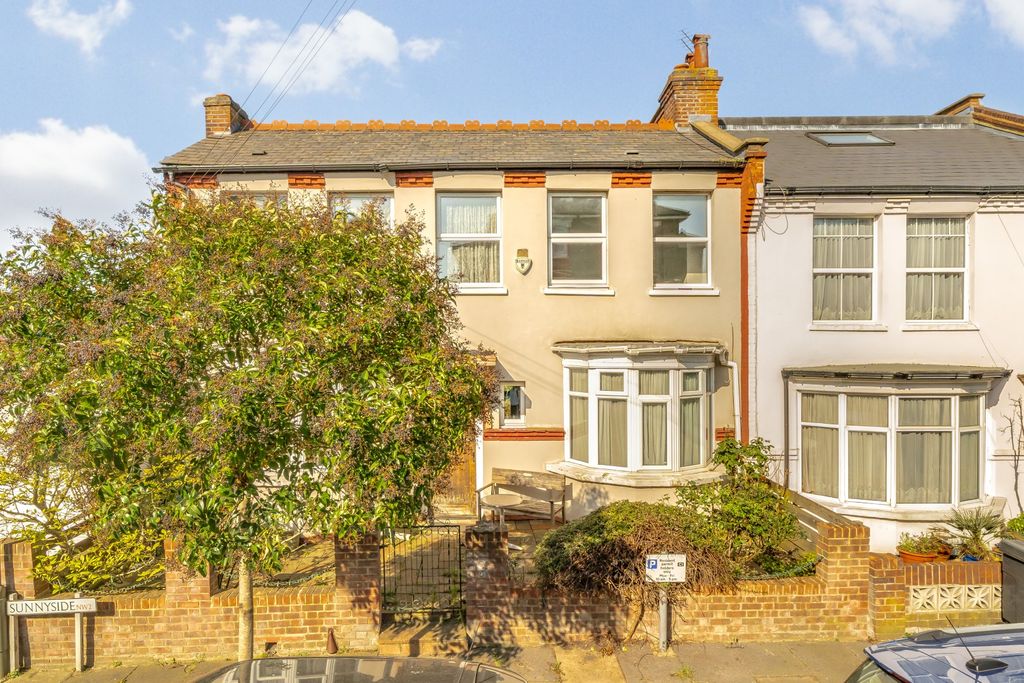 Property photo 2 of 11