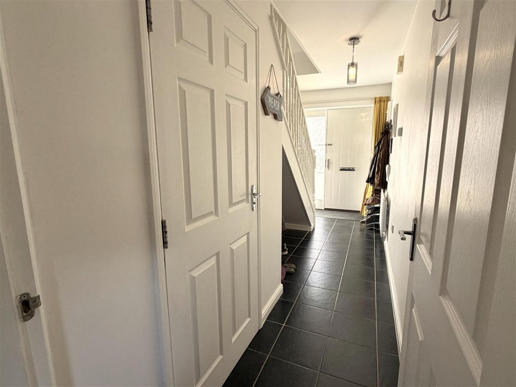 Property photo 3 of 23 Ground Floor Hallway.Jpg