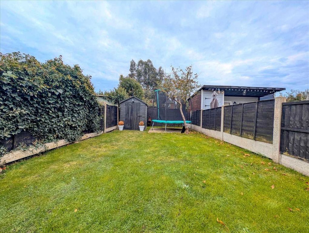 Property photo 2 of 14 Garden