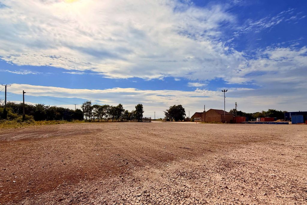 Property photo 1 of 11
