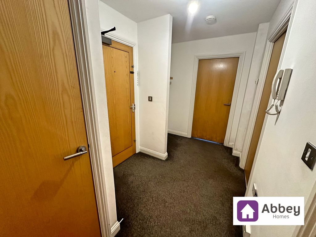 Property photo 2 of 15 Hallway